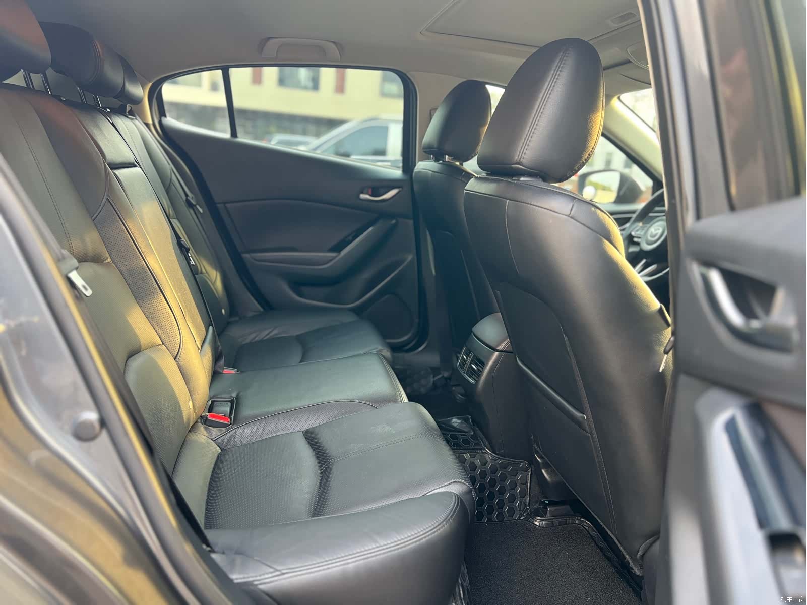 Mazda Mazda3, 2018 9