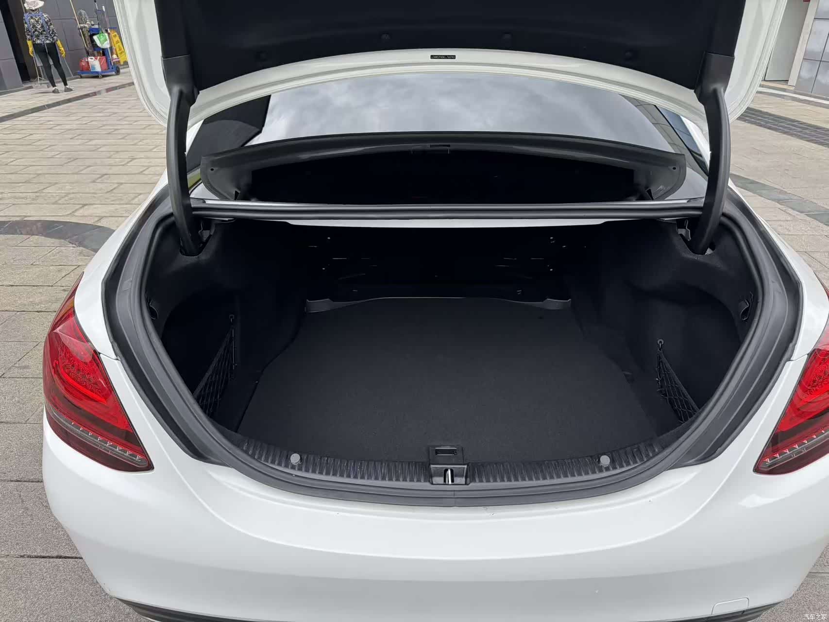 Mercedes-Benz C-Class, 2020 24