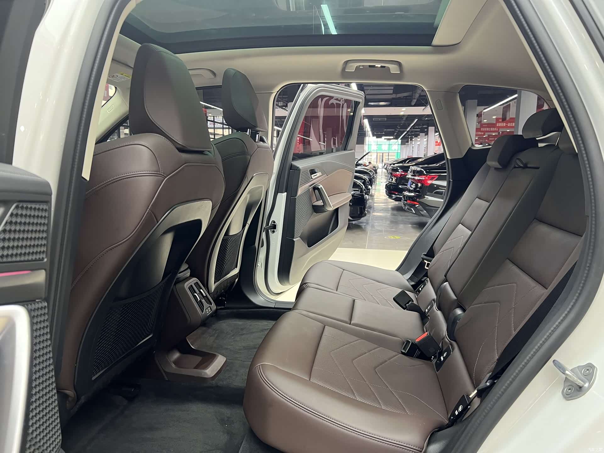 BMW iX1, 2024 12
