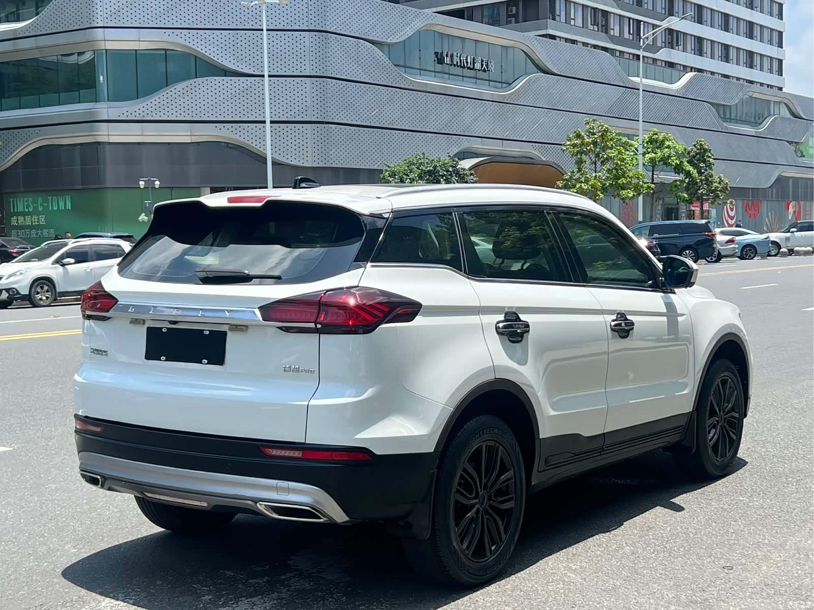 Geely Boyue, 2020 все фото