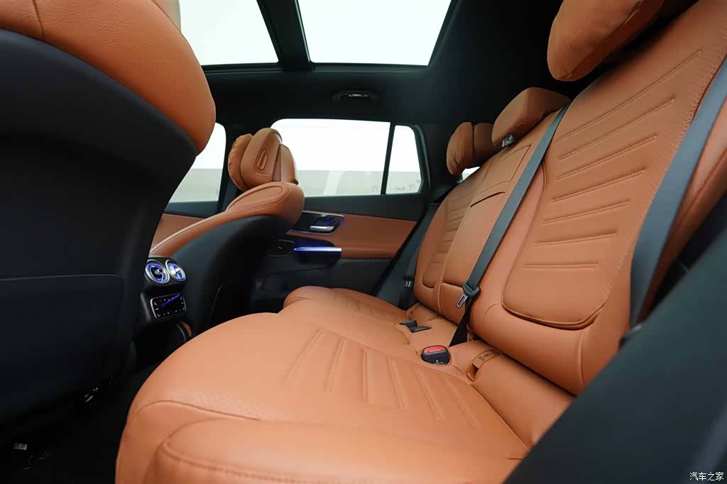Mercedes-Benz GLC, 2026 19