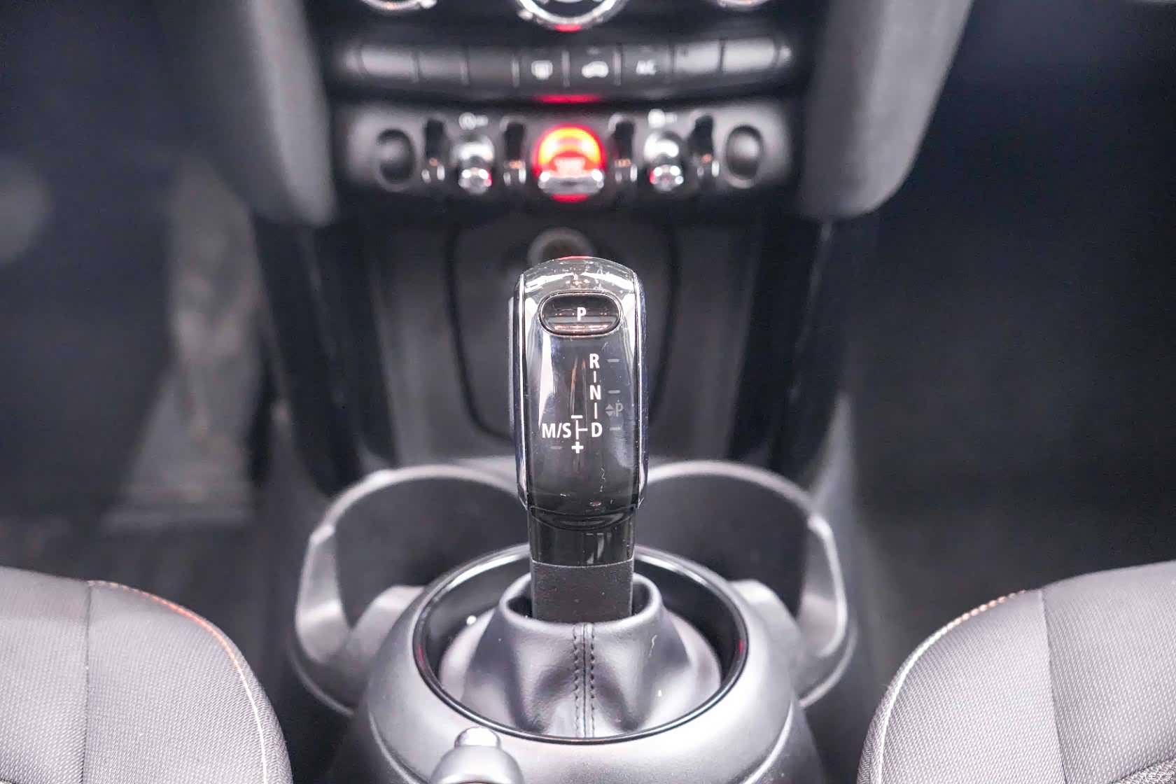 Mini ONE, 2019 16