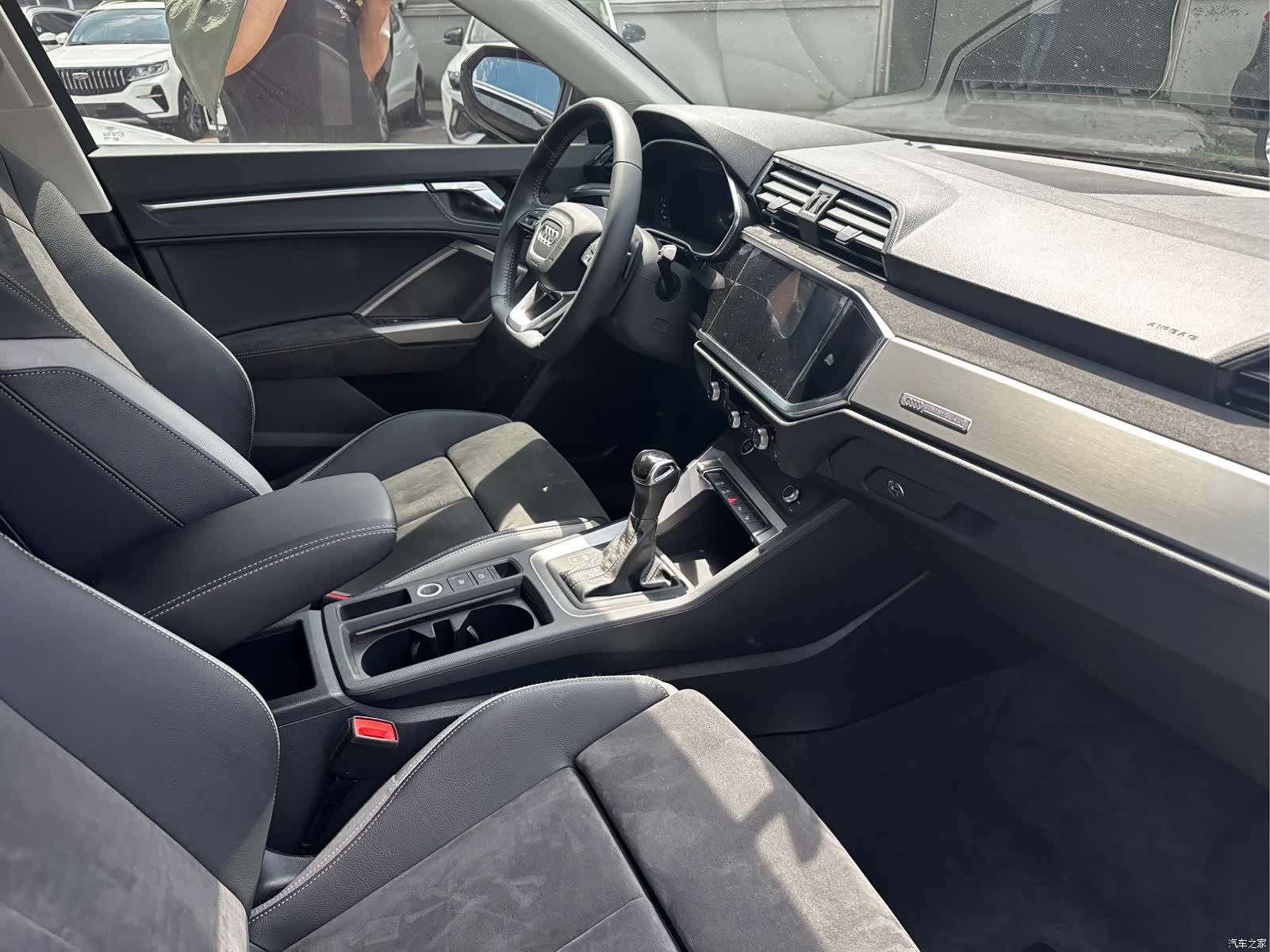 Audi Q3, 2022 12