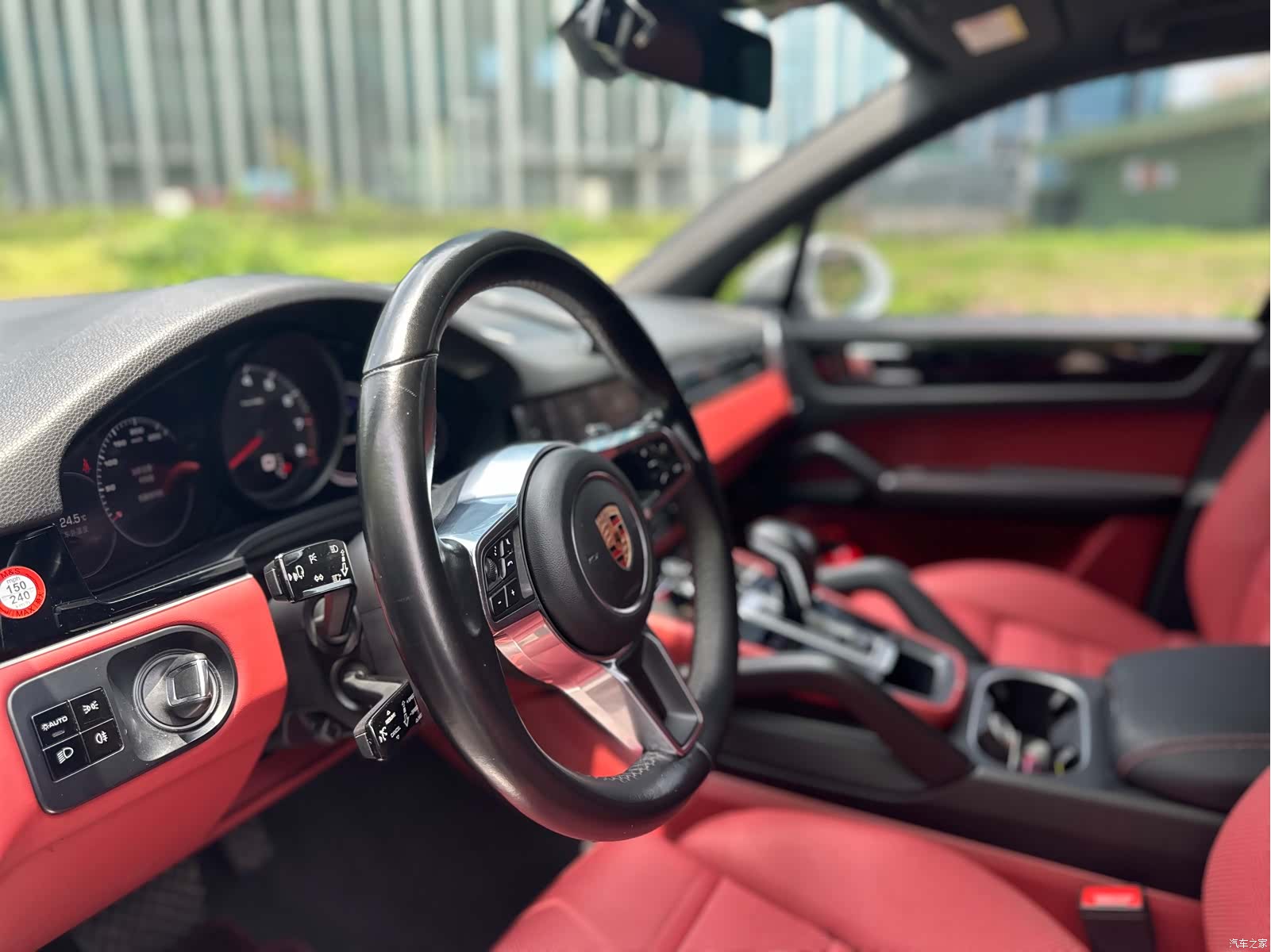 Porsche Cayenne, 2018 все фото