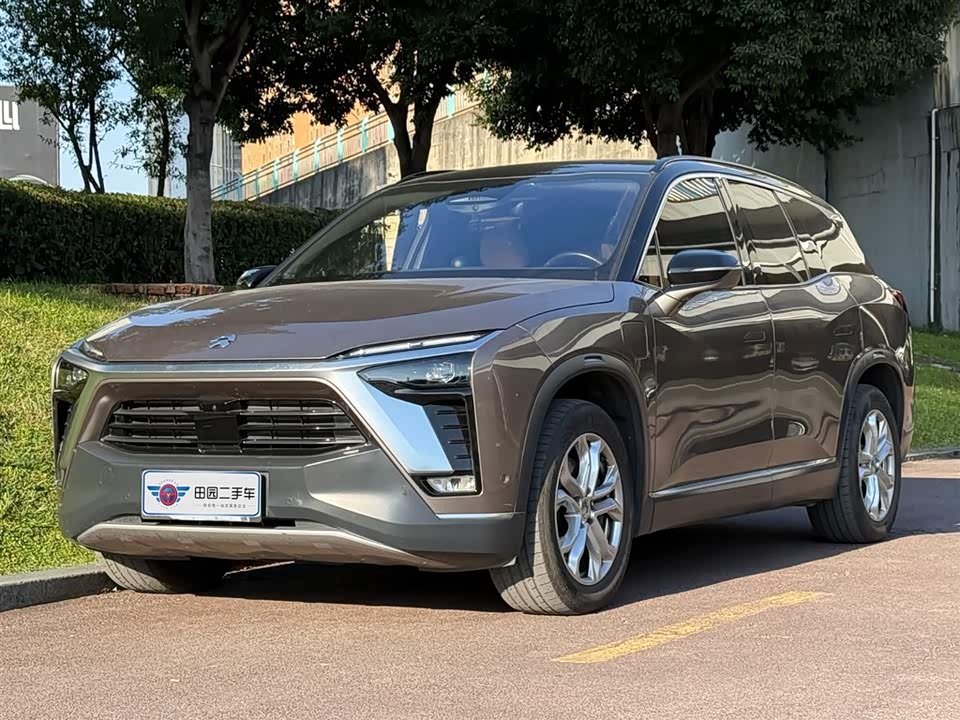 NIO ES8
