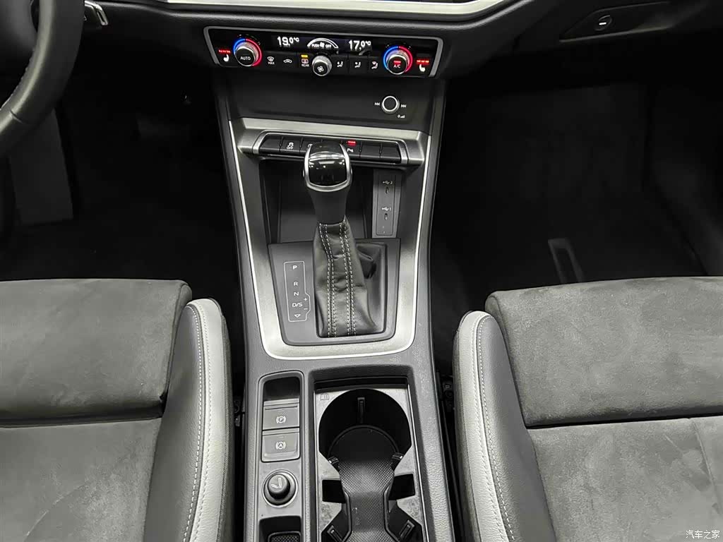 Audi Q3, 2023 все фото