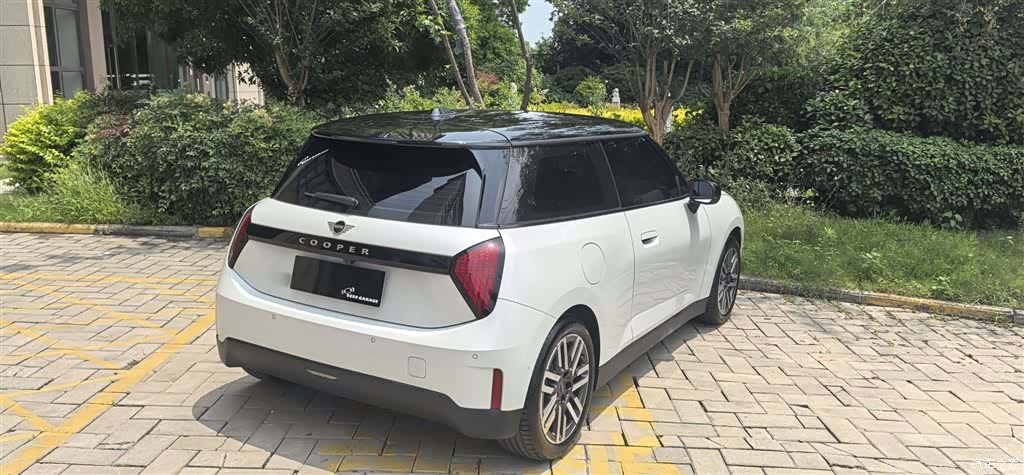 Mini Cooper, 2024 11