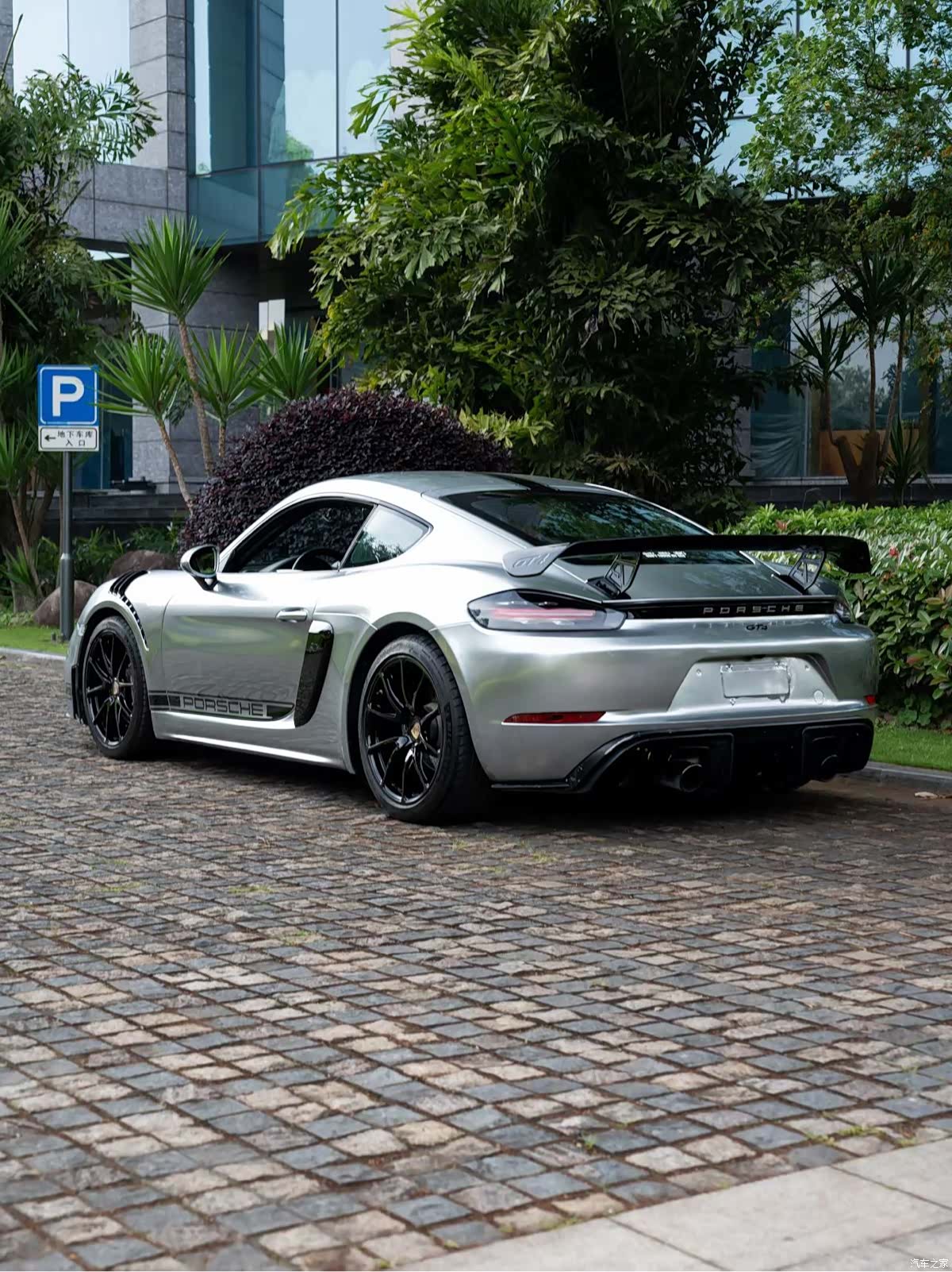 Porsche Cayman, 2019 3
