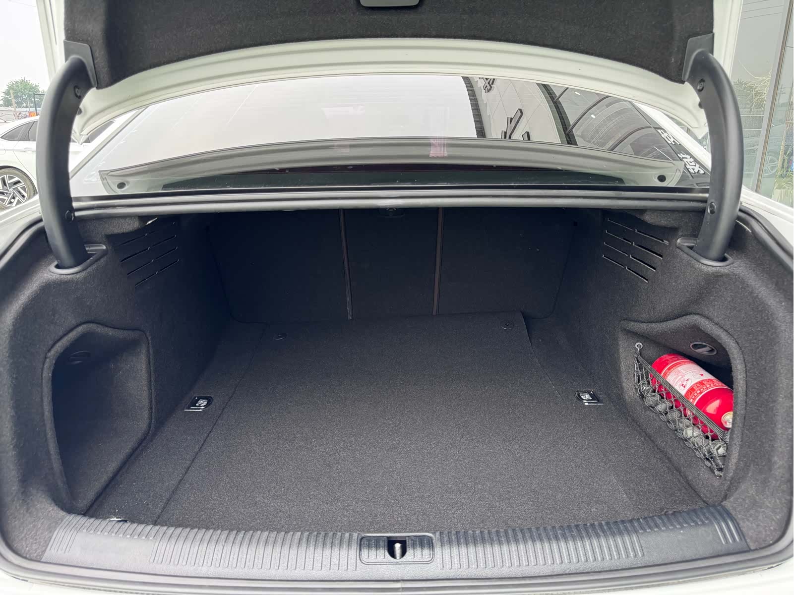 Audi A4L, 2018 13