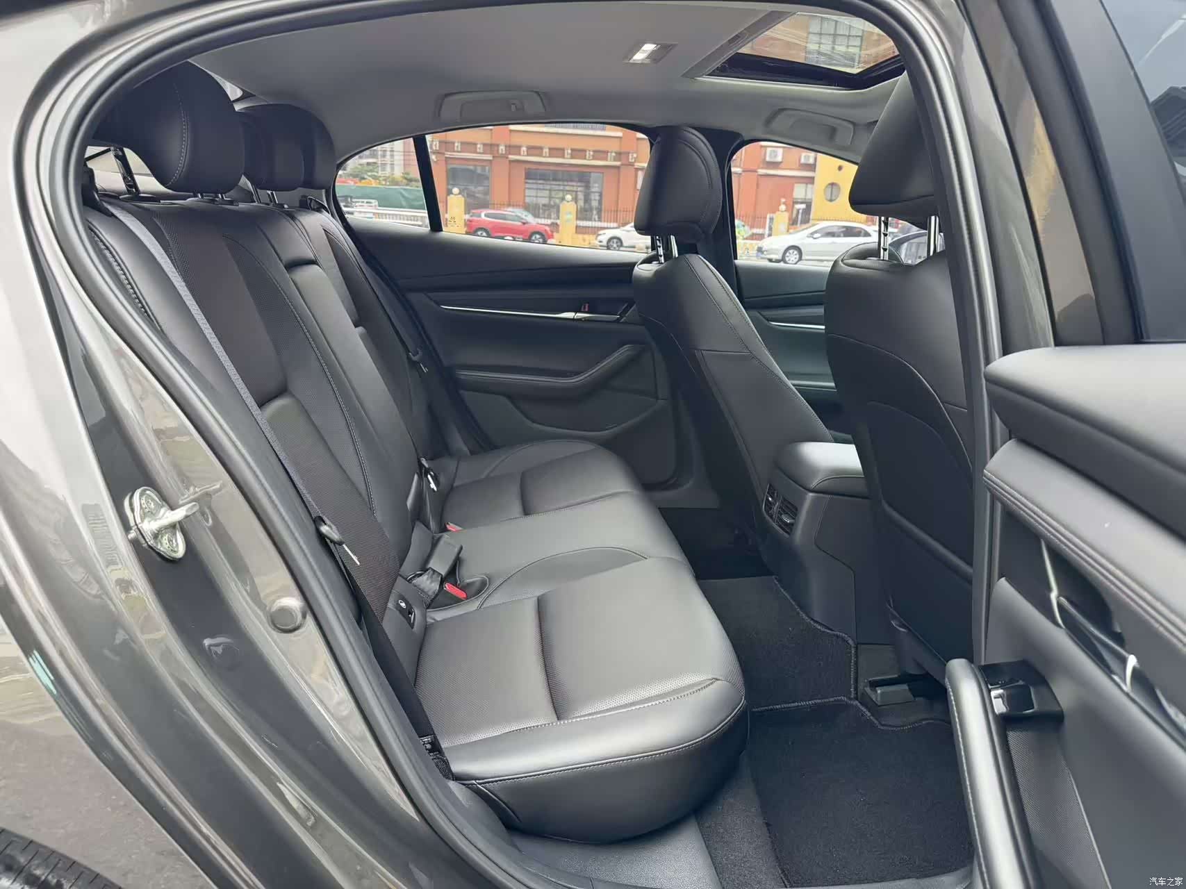 Mazda Mazda3, 2022 26