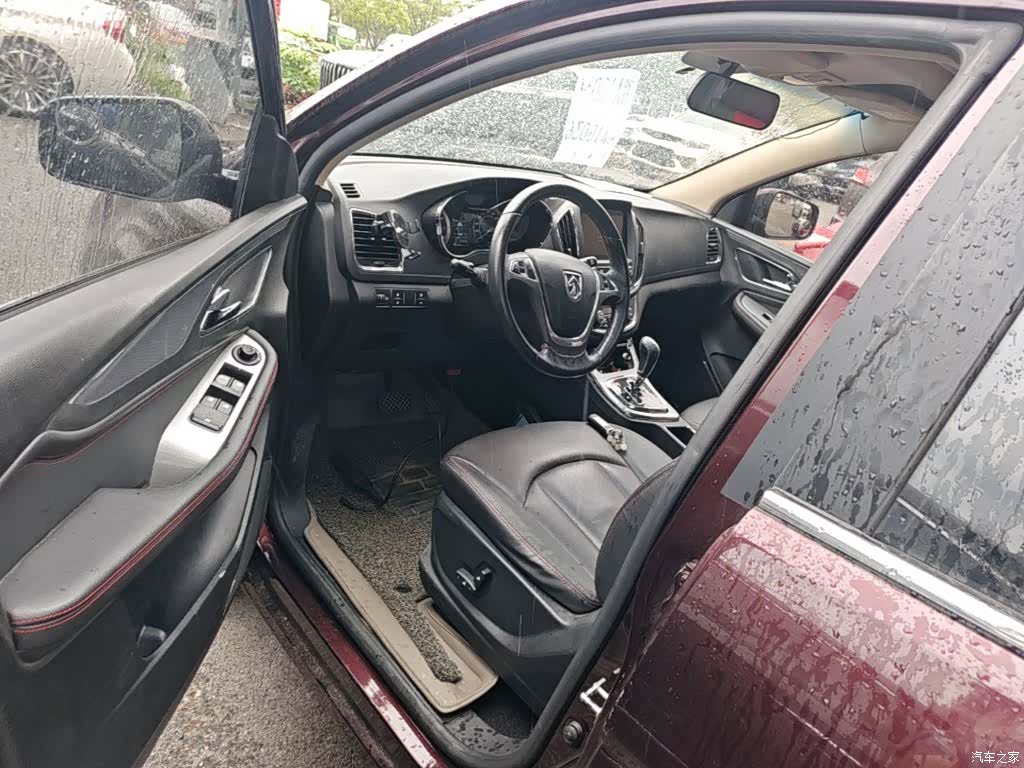 Wuling 560, 2016 16