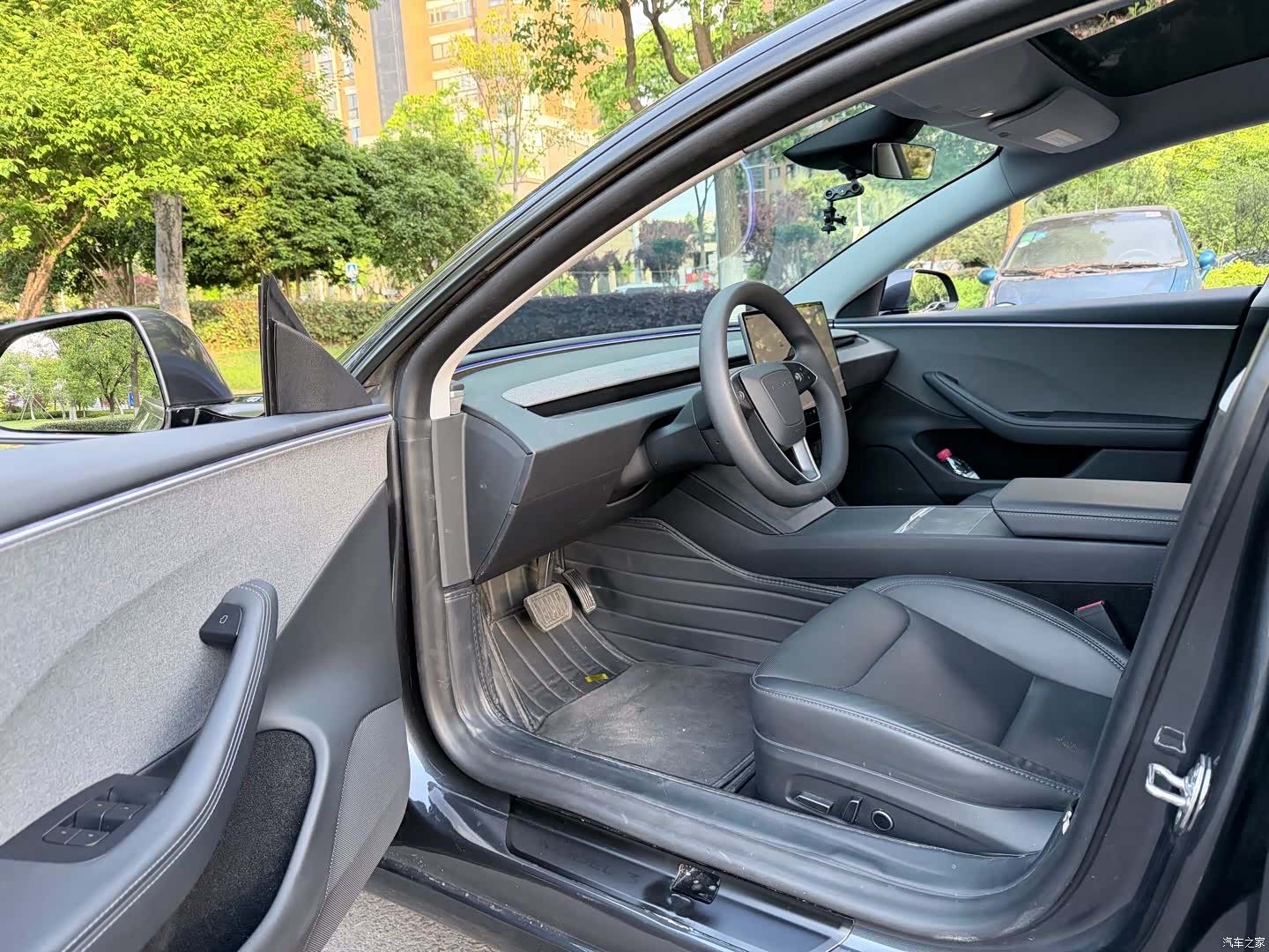 Tesla Model 3, 2025 4