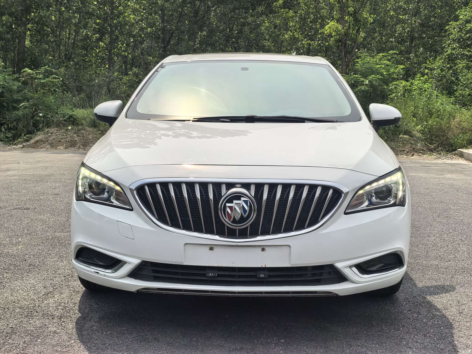 Buick Verano, 2017 1