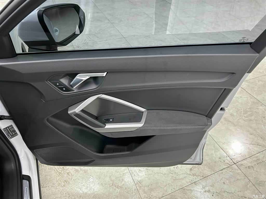 Audi Q3, 2023 12