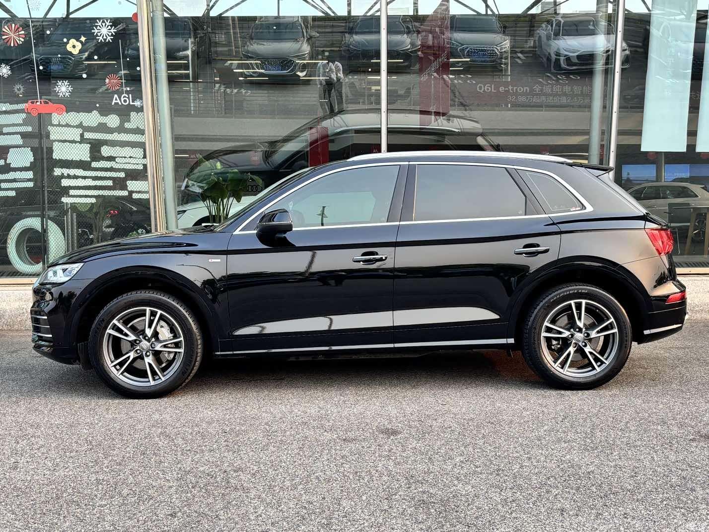 Audi Q5L, 2019 3