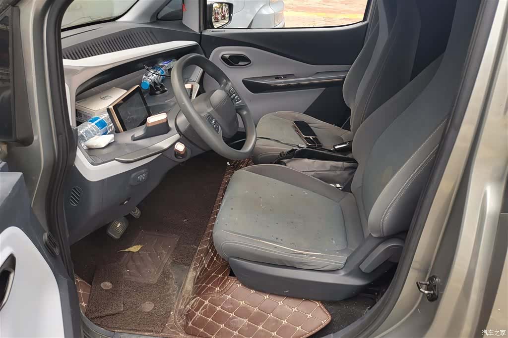 Wuling E200, 2018 9