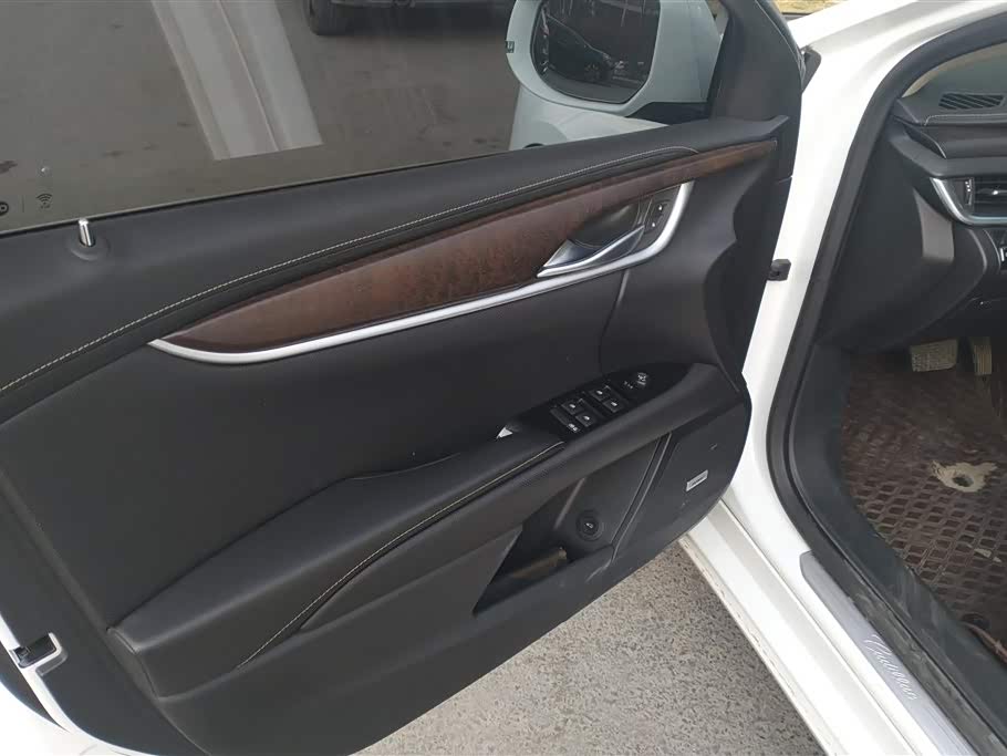 Cadillac XTS