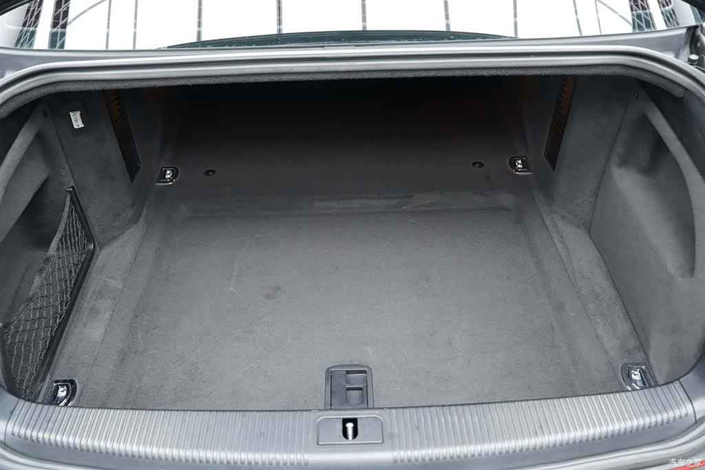 Audi A8L, 2010 25