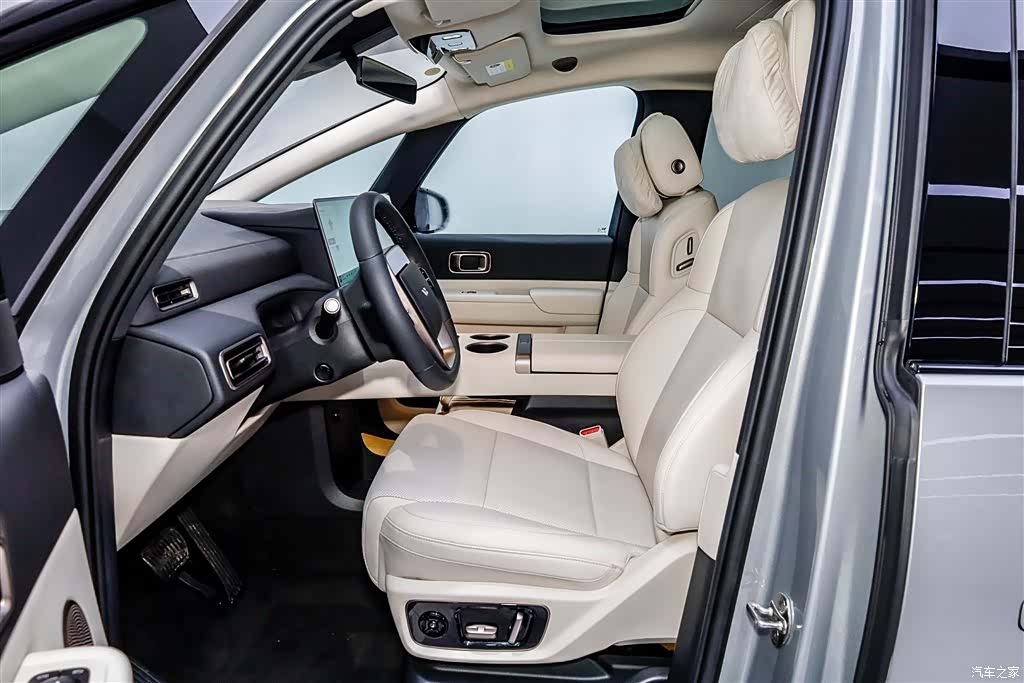 Li Auto MEGA, 2025 12