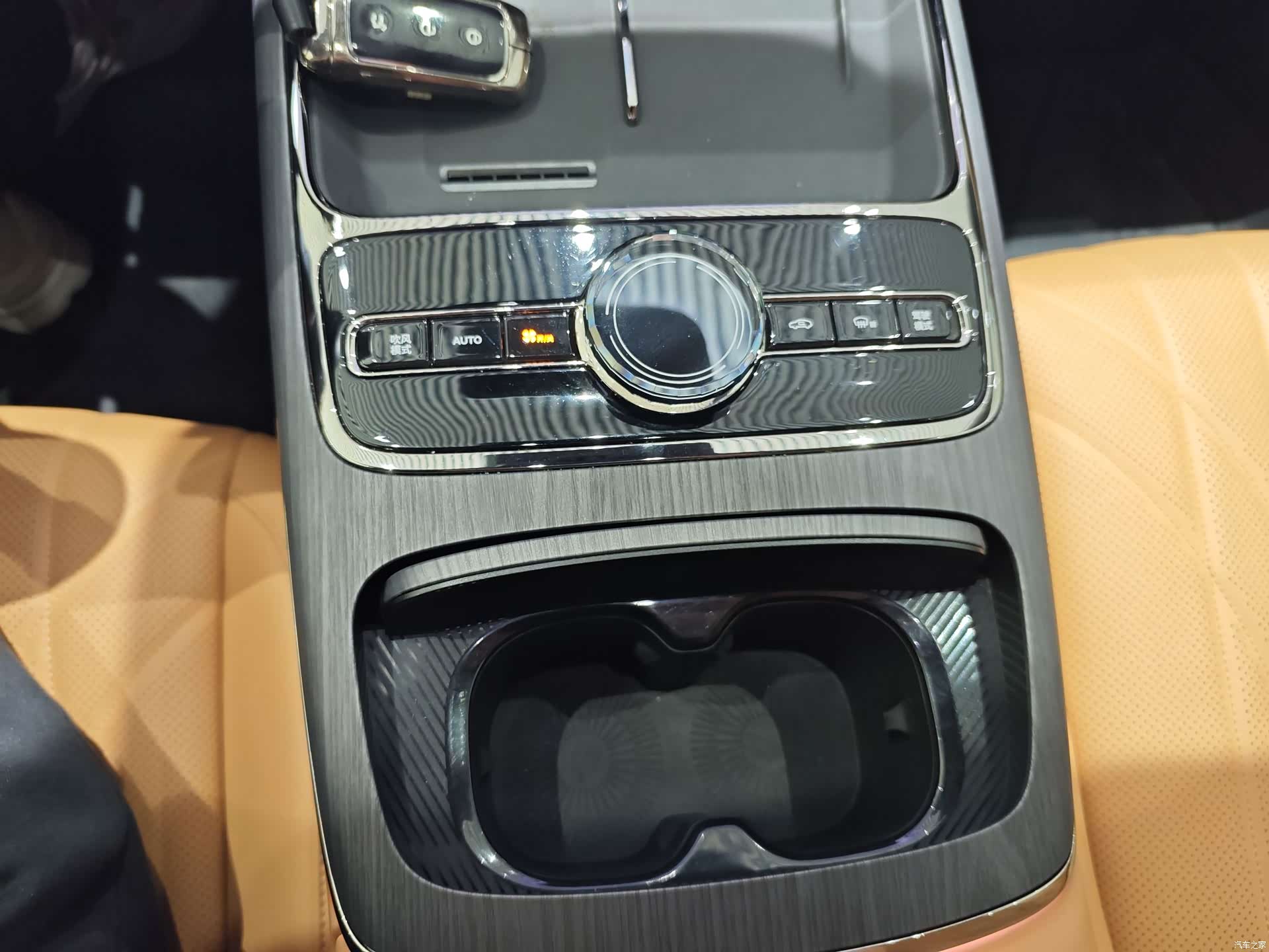 Geely 8, 2025 14