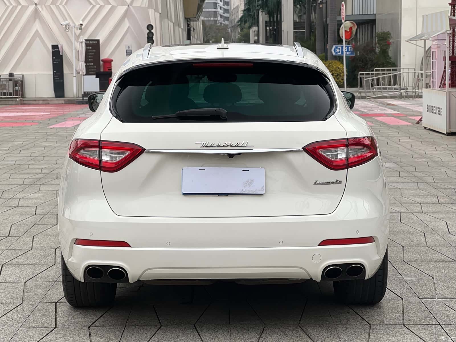 Maserati Levante, 2018 все фото