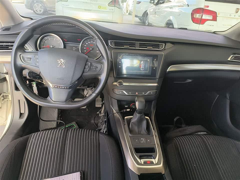 Peugeot 408