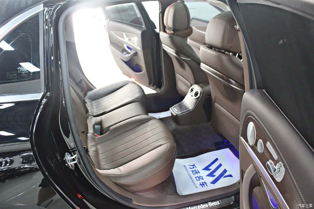 Mercedes-Benz E-Class, 2023 10