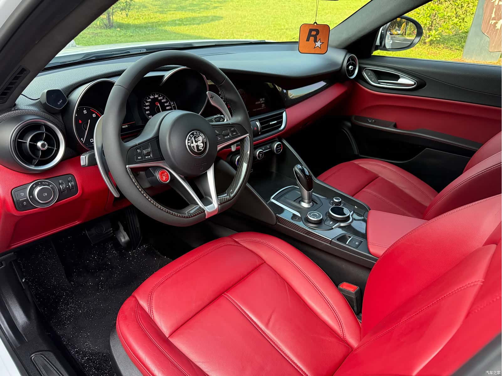 Alfa Romeo Giulia, 2018 12