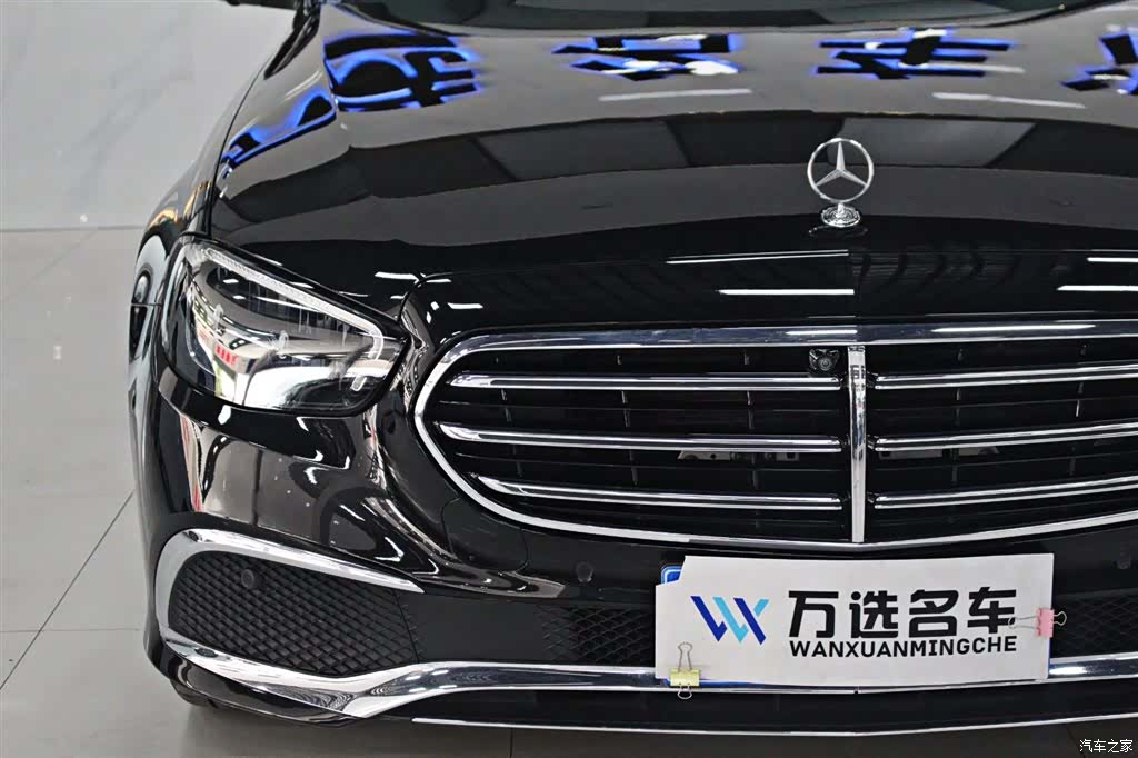 Mercedes-Benz E-Class, 2023 3