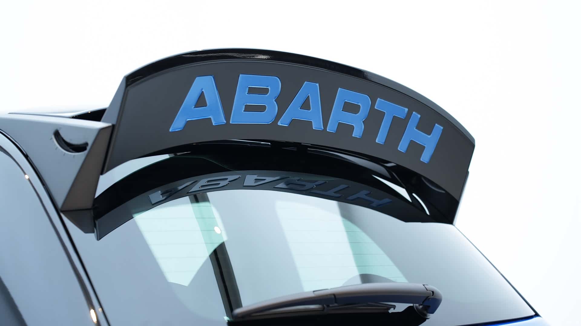 Abarth 695, 2024 11