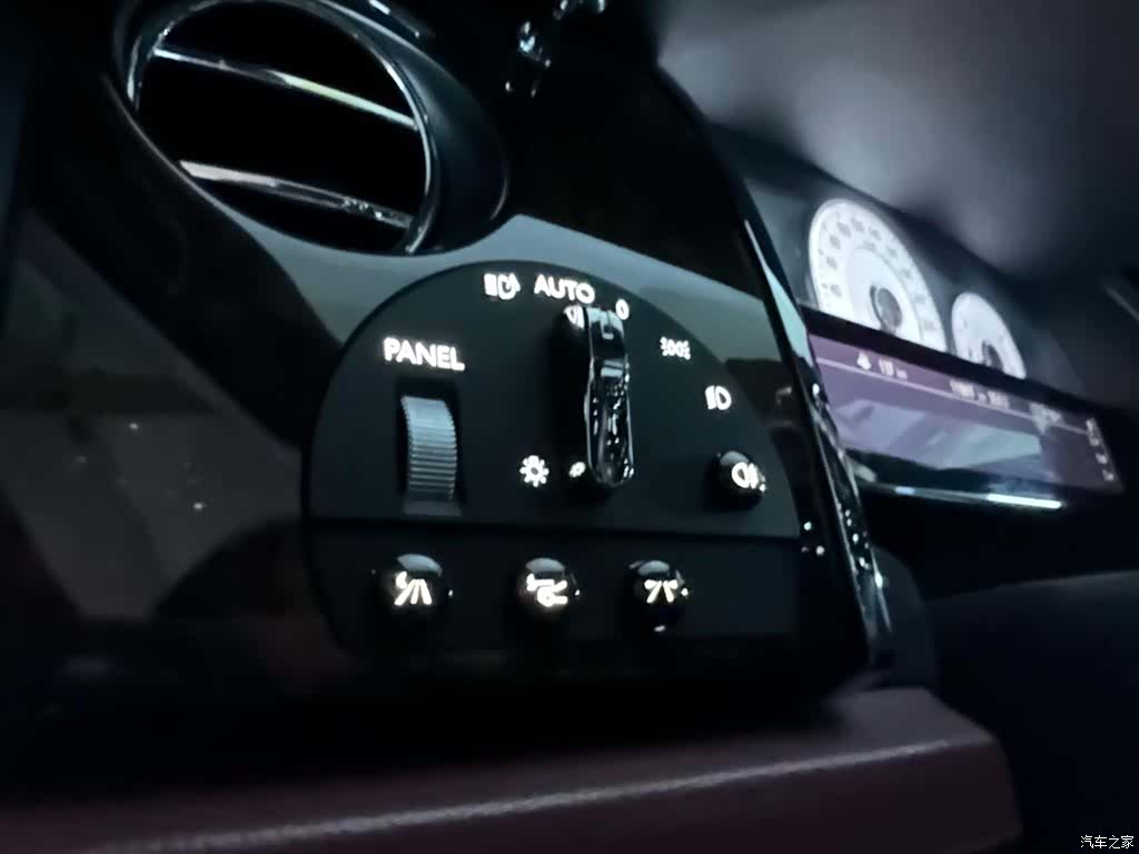 Rolls-Royce Ghost, 2011 15