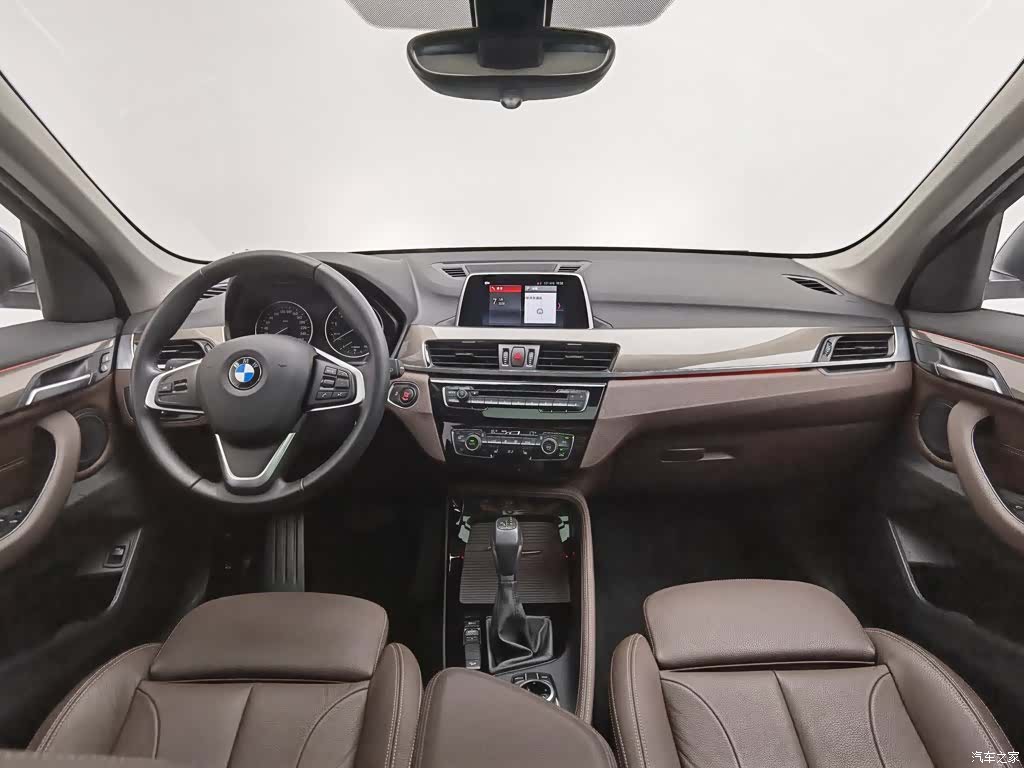 BMW X1, 2018 все фото