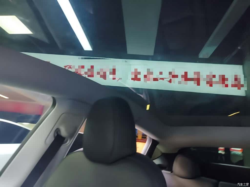 Tesla Model Y, 2023 18
