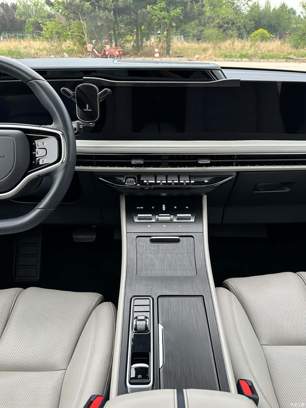 Lincoln Corsair, 2023 21