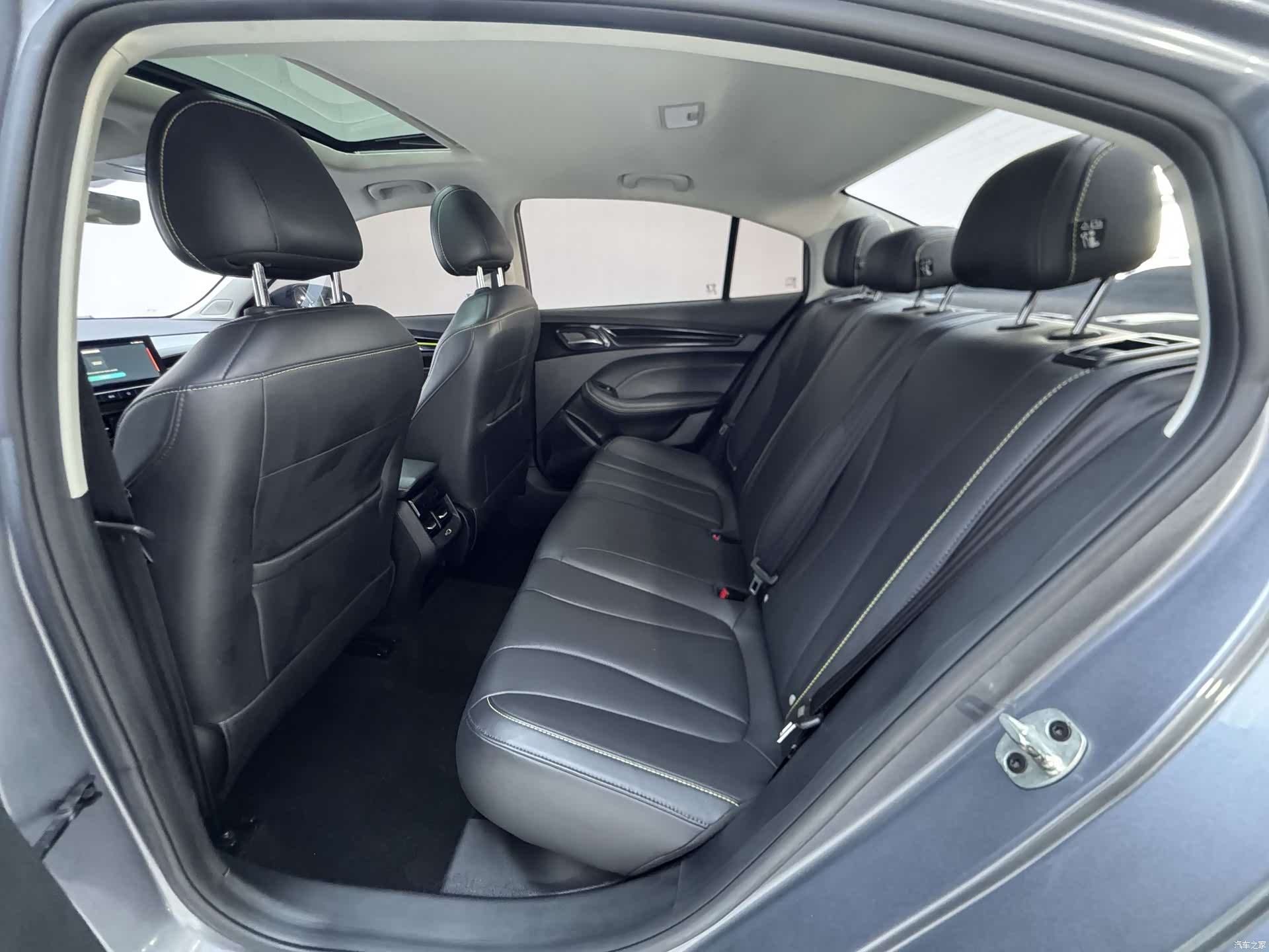 Roewe i5, 2022 15