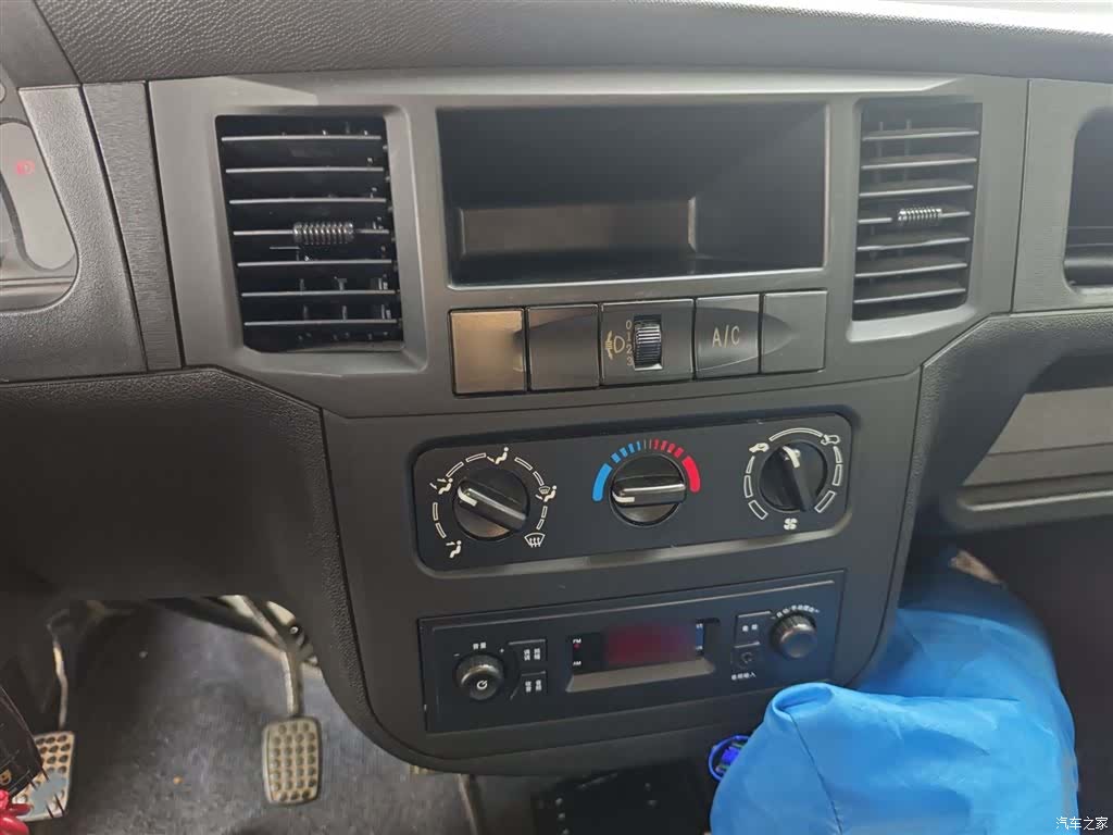 Wuling VI, 2021 все фото