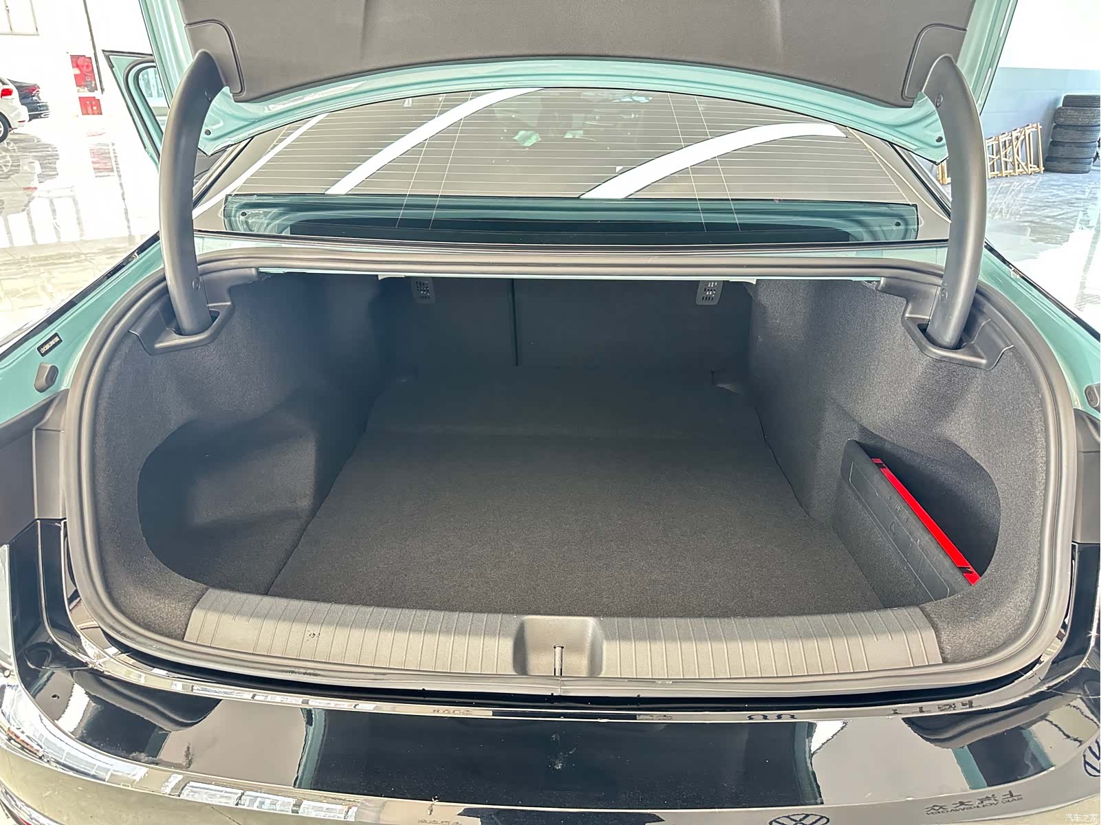Volkswagen Passat, 2024 10