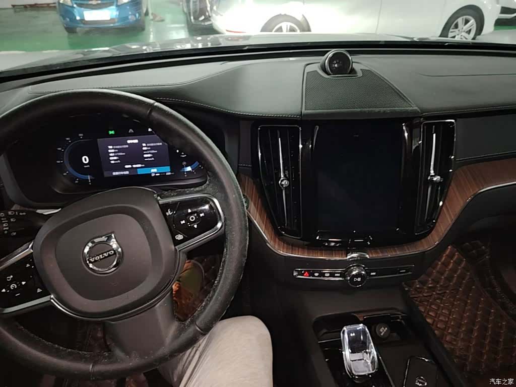 Volvo XC60, 2023 10