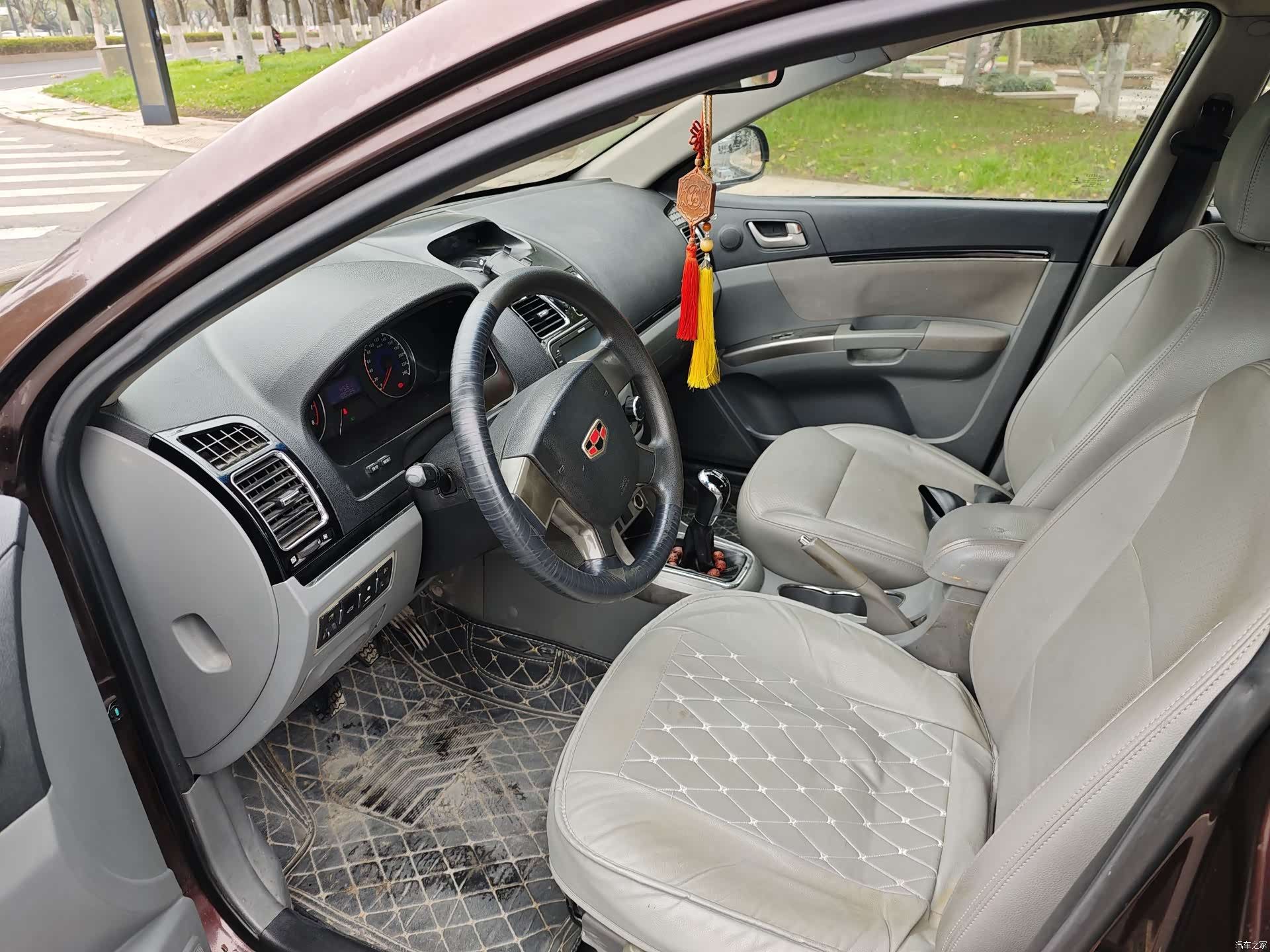 Geely Emgrand, 2013 4