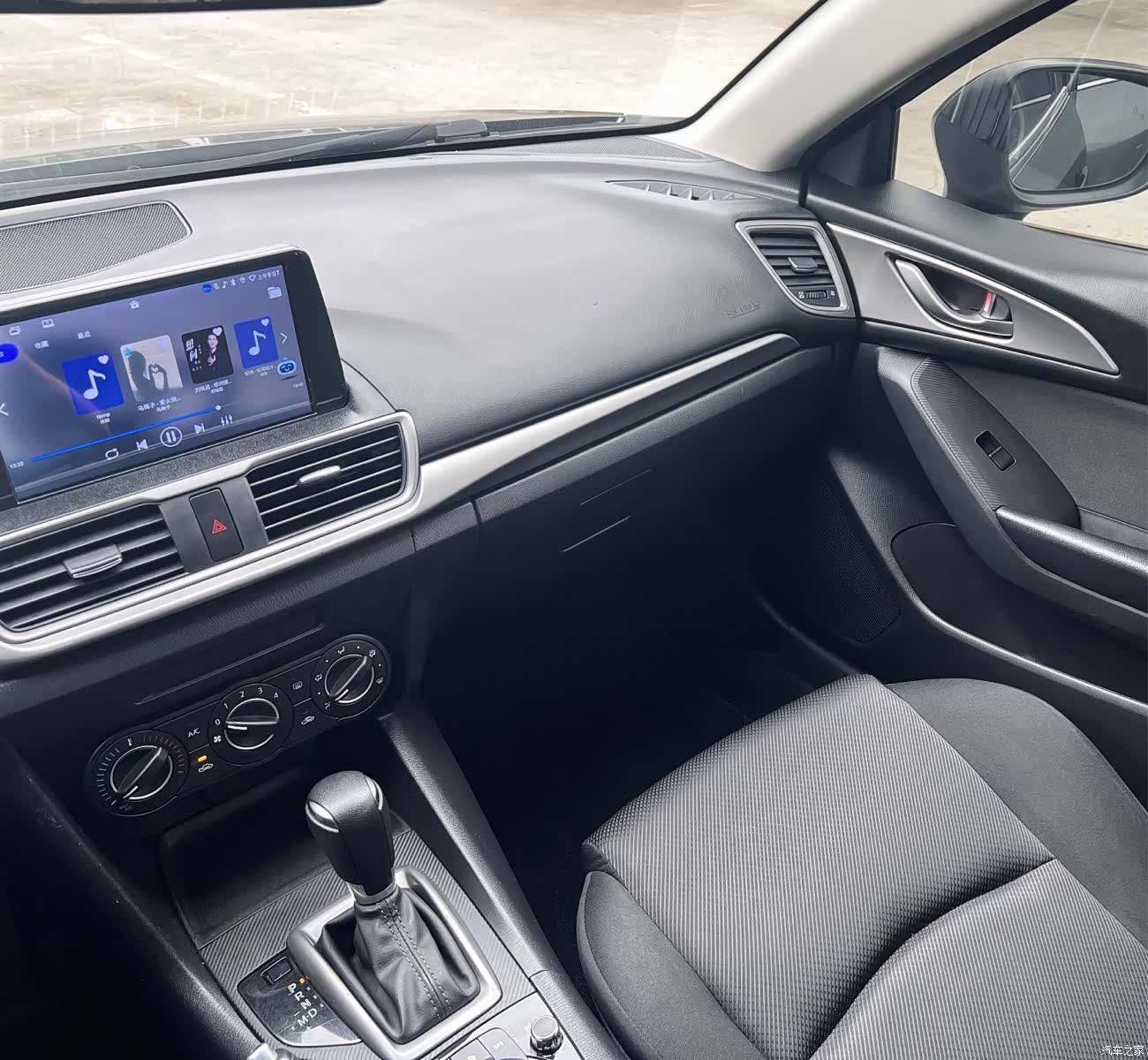 Mazda Mazda3, 2017 7