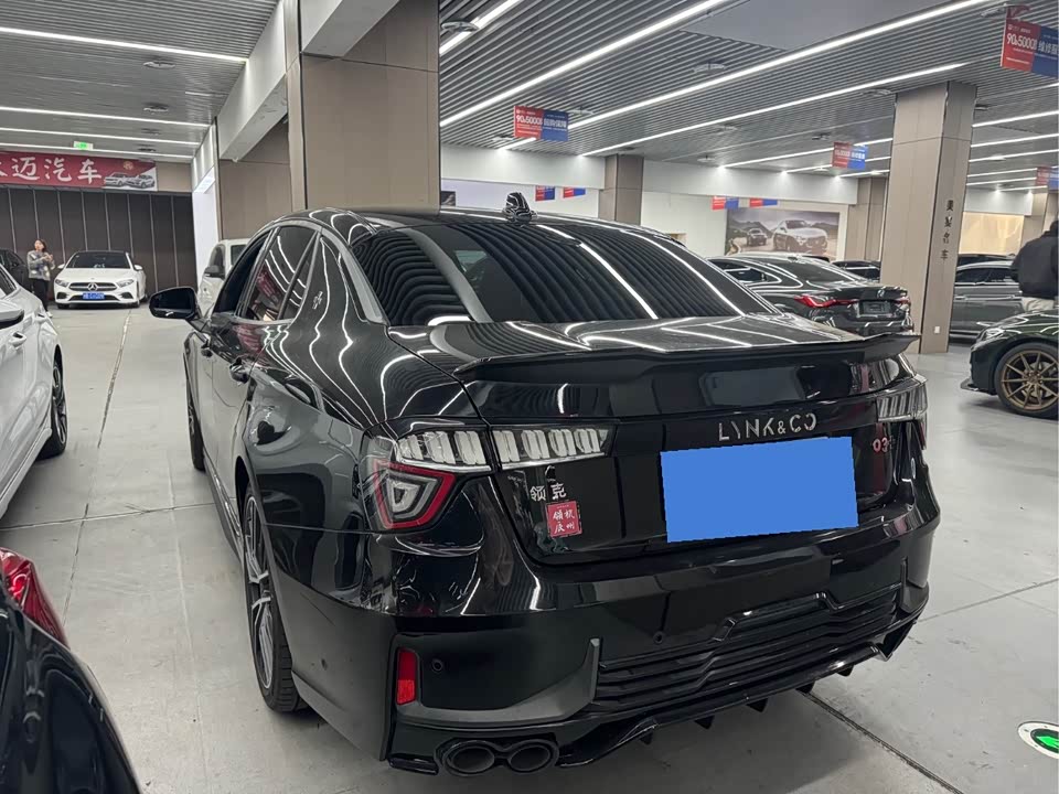 Lynk & Co 03