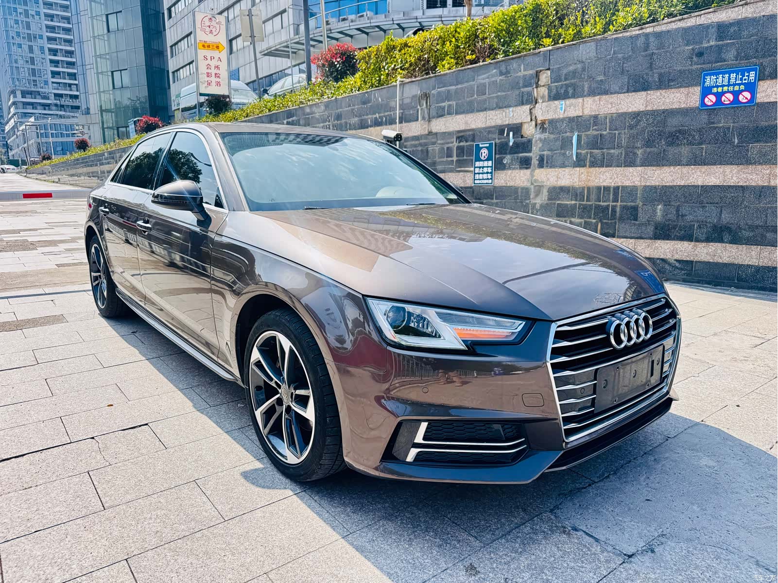 Audi A4L, 2019 4
