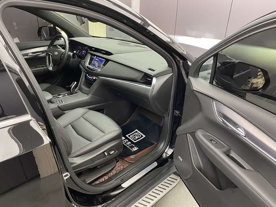Cadillac XT6