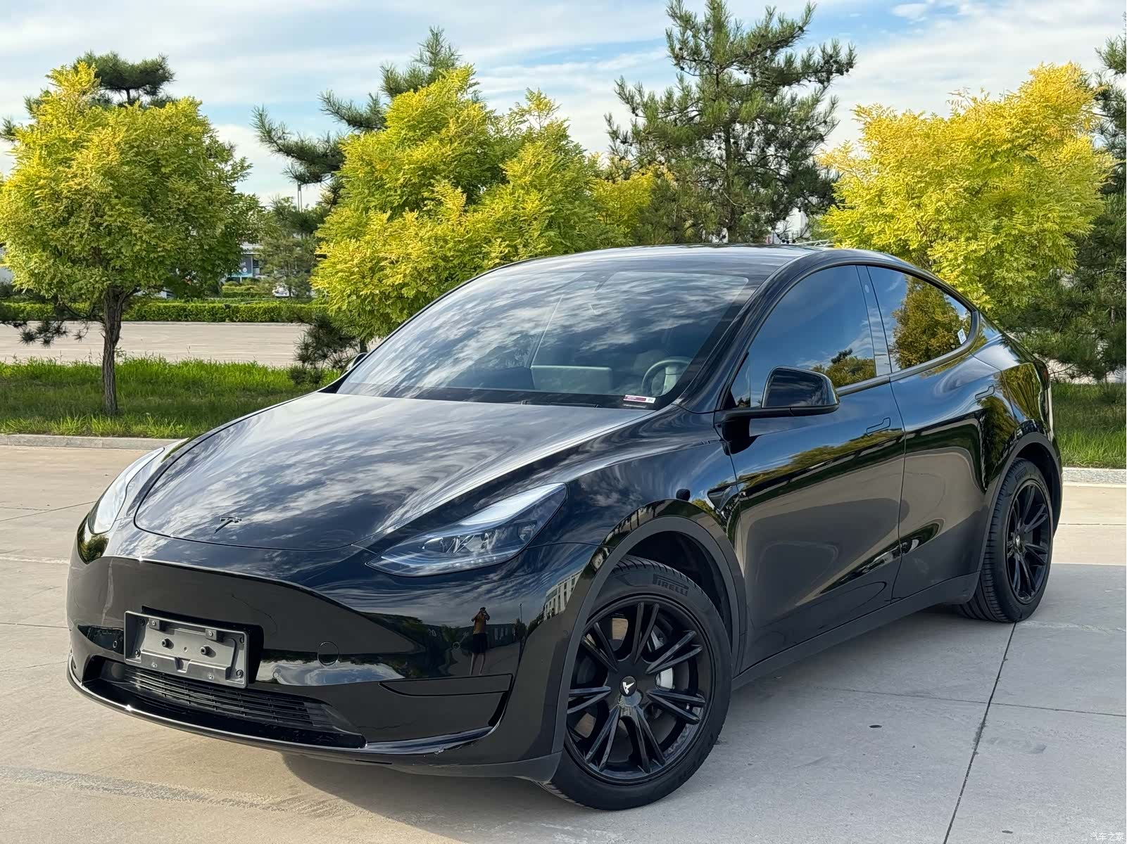 Tesla Model Y, 2023 1