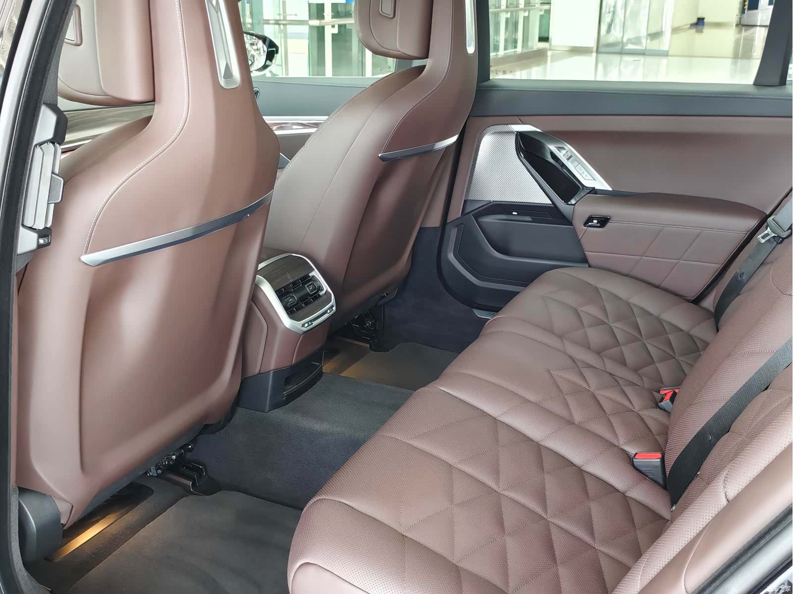 BMW i7, 2025 19