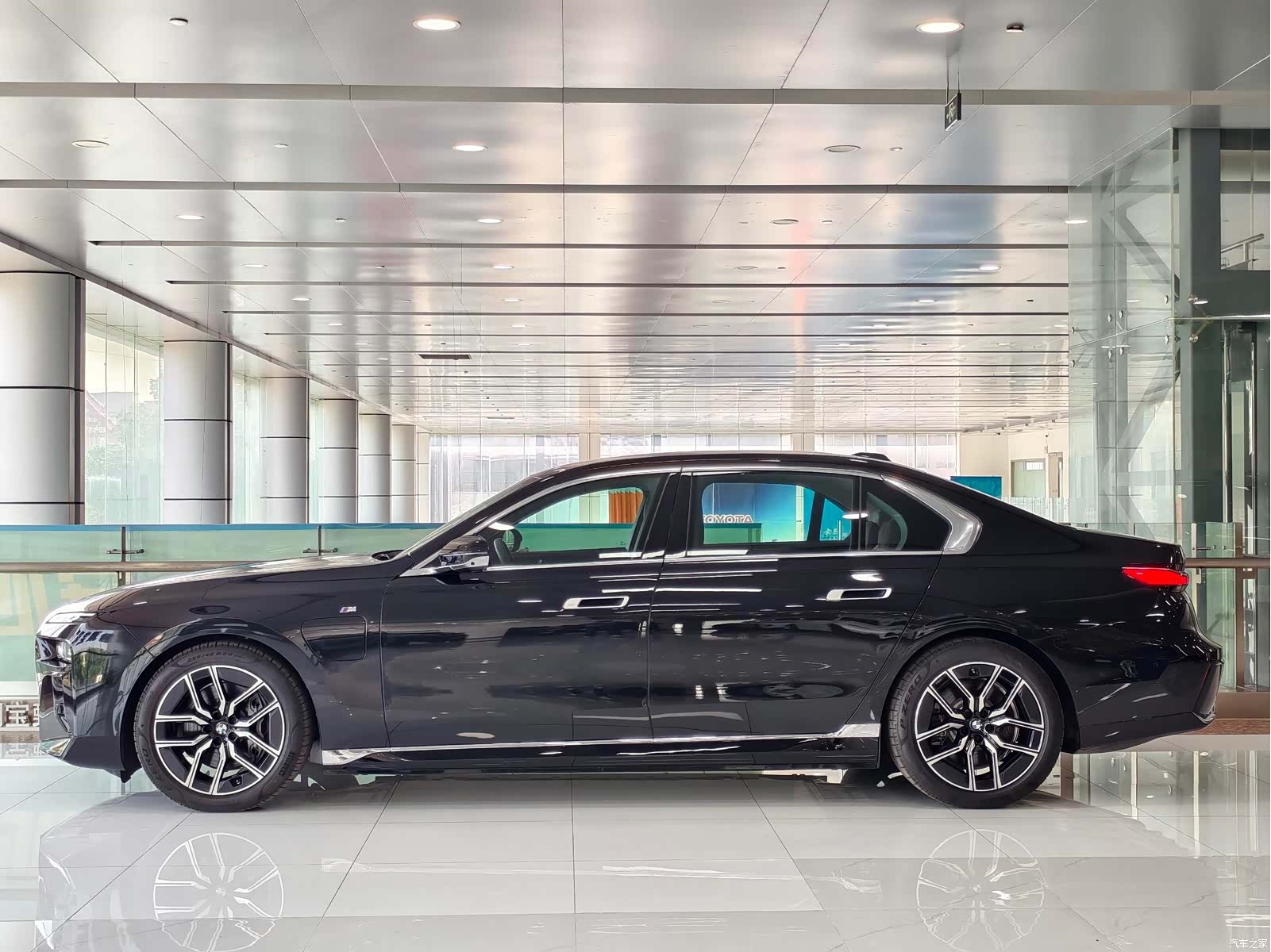 BMW i7, 2025 3