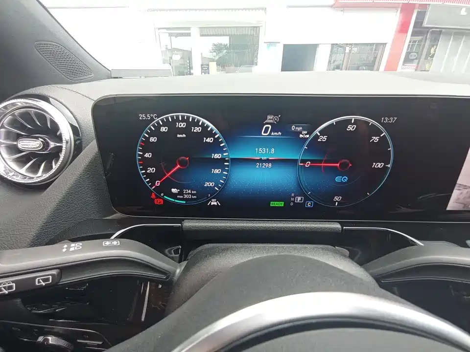 Mercedes-Benz EQA Mercedes-Benz EQA
