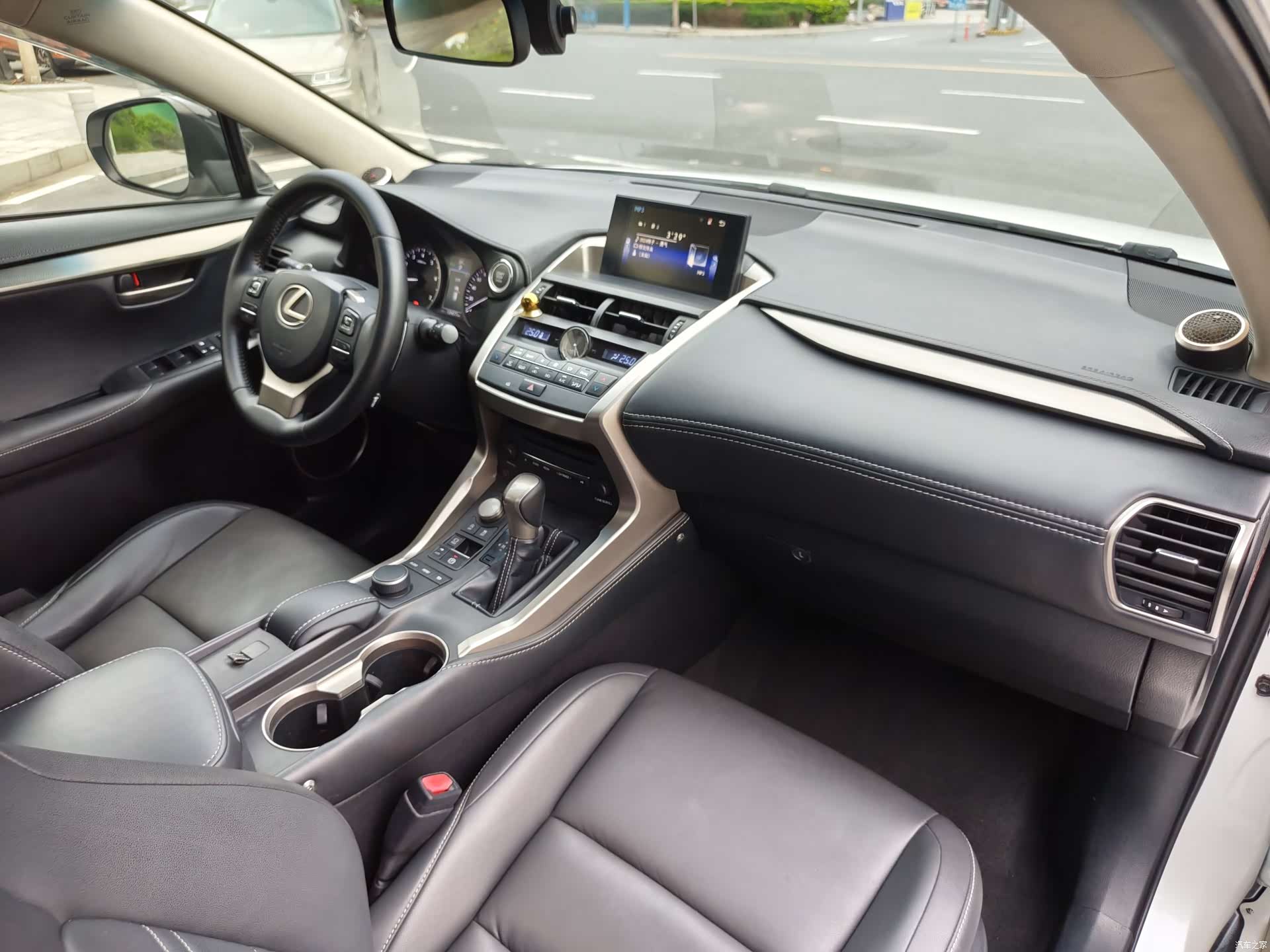 Lexus NX, 2017 9