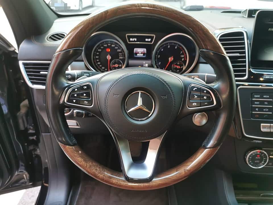 Mercedes-Benz GLS