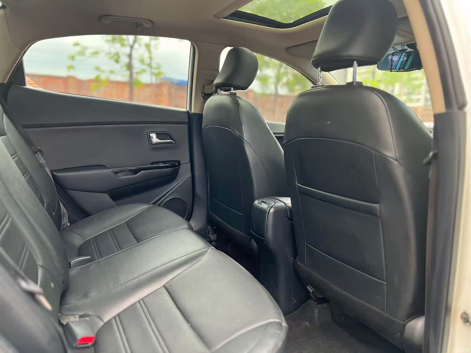 Kia K2, 2015 11